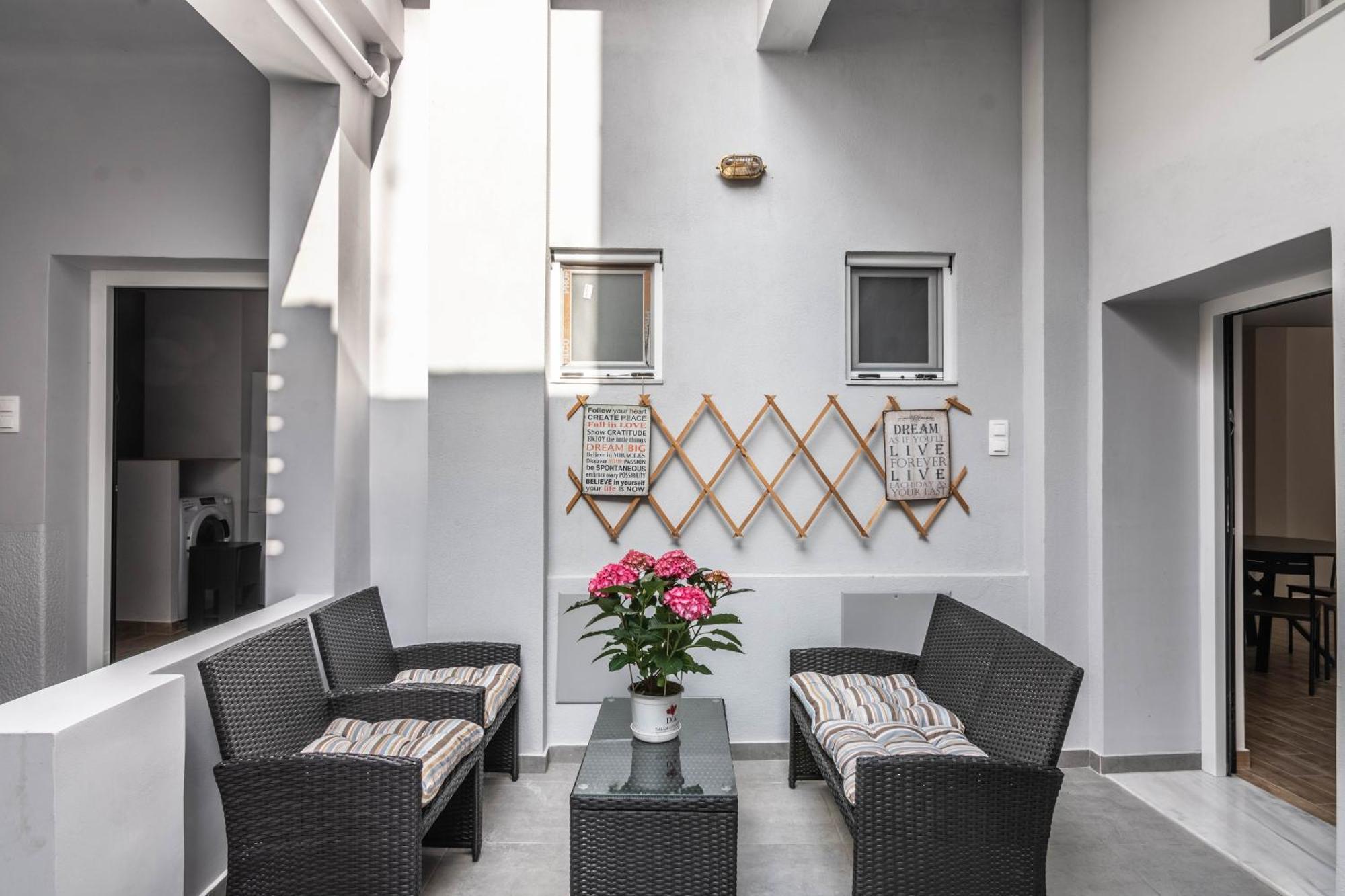 Gazi Home Atene Esterno foto